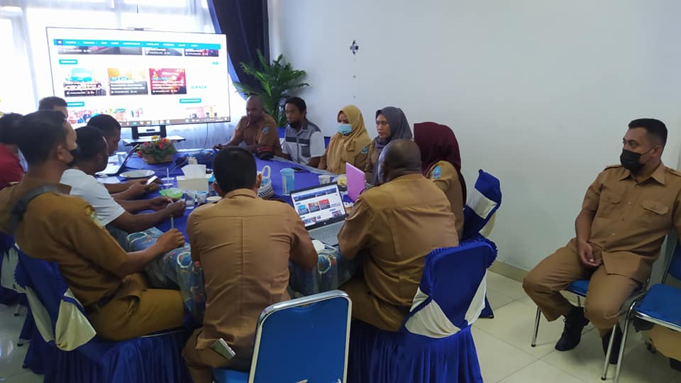 Rapat Evaluasi Pimpinan Bersama Seluruh Tenaga Kontrak Dinas Komunikasi Dan