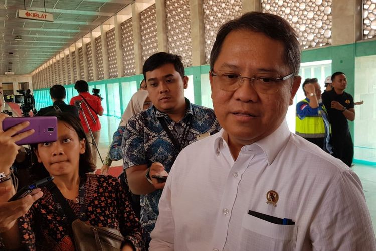 Rudiantara saat menjabat Menkominfo di Masjid Istiqlal, Jakarta Pusat, Kamis (22/8/2019).(KOMPAS.com/Deti Mega Purnamasari)